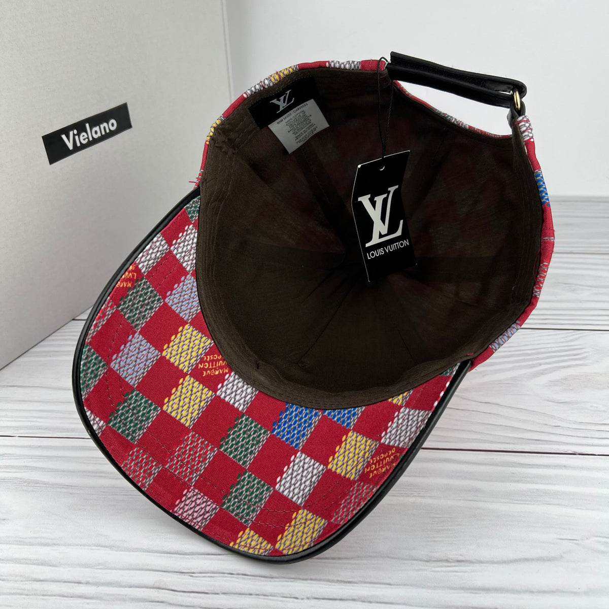 CASQUETTE LV SUPER QUALITÉ VN-710
